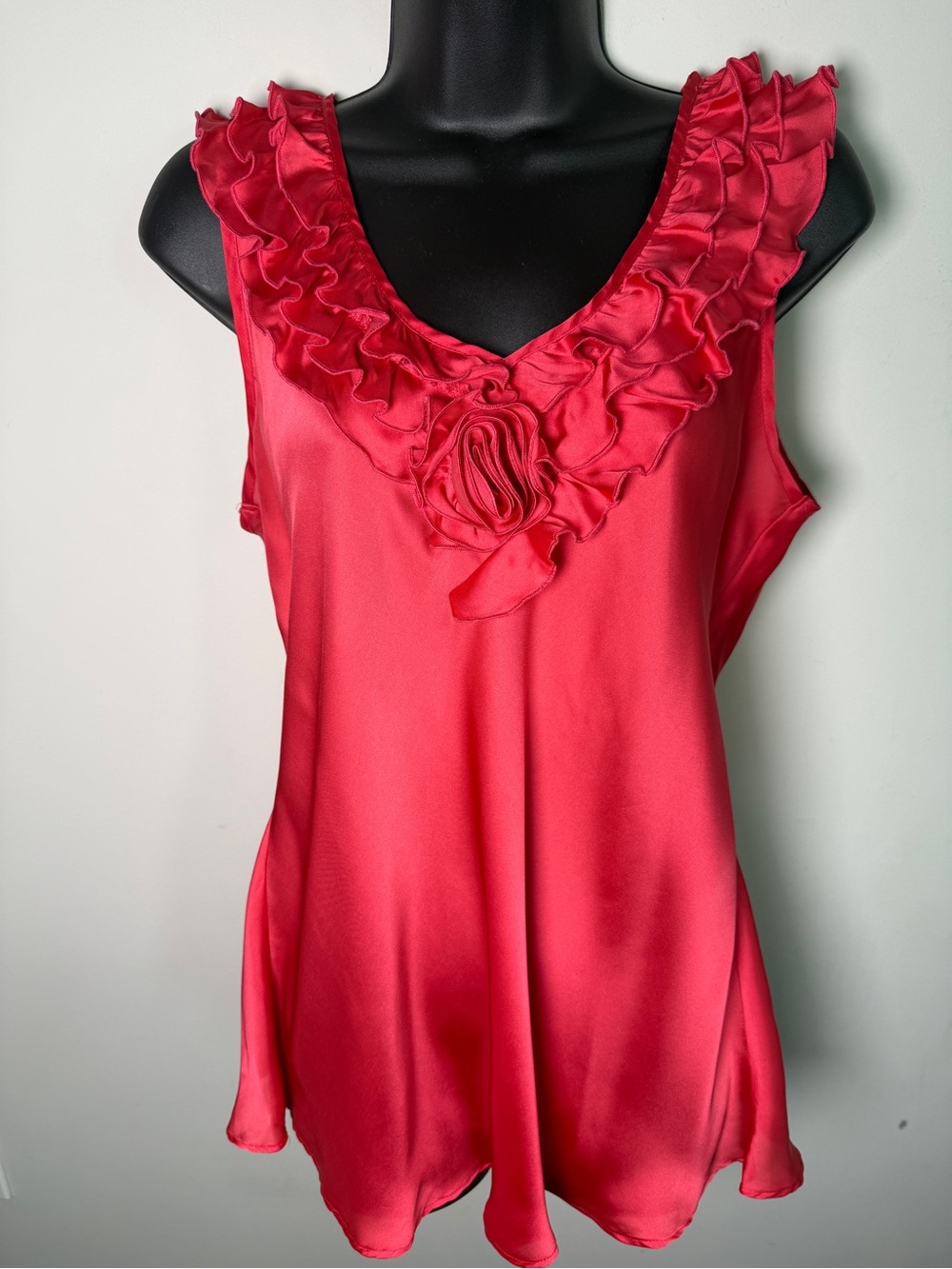 SPENSE | Red Rosette Ruffle V-Neck Sleeveless Blouse Satin Feel Tank Feminine L